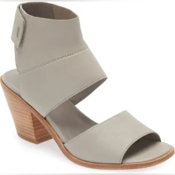 Eileen Fisher Shoes - Eileen Fisher Arts Ankle Cuff Leather Sandals in Dark Pearl